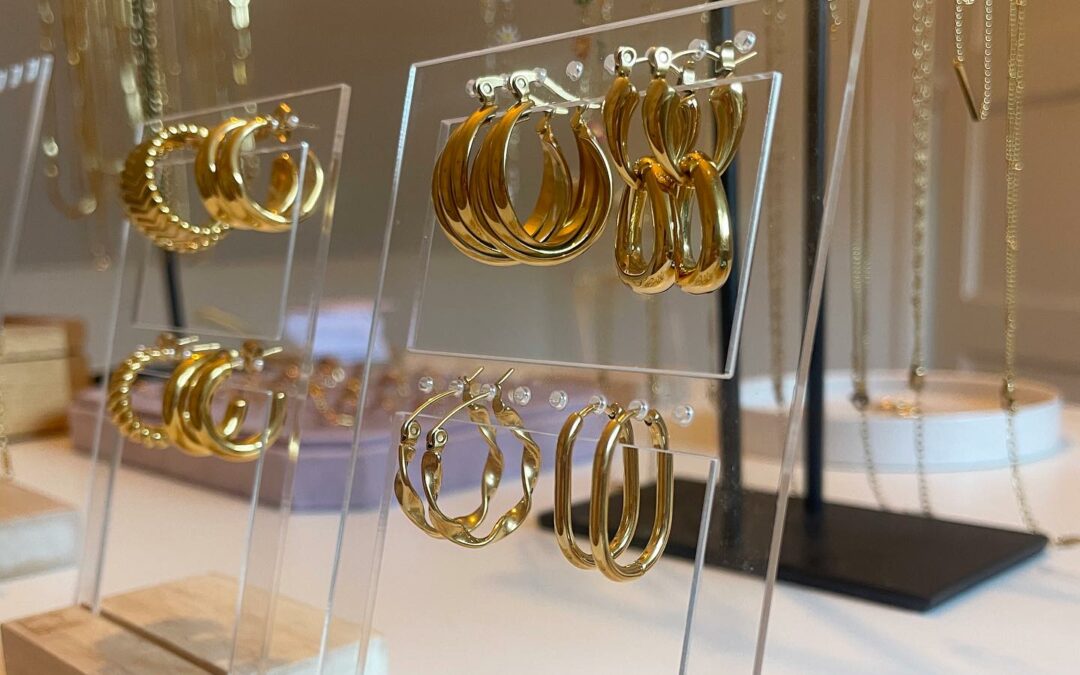 Een Stralend Moederdagcadeau: Ontdek Stainless Steel Sieraden bij Monthly Gold